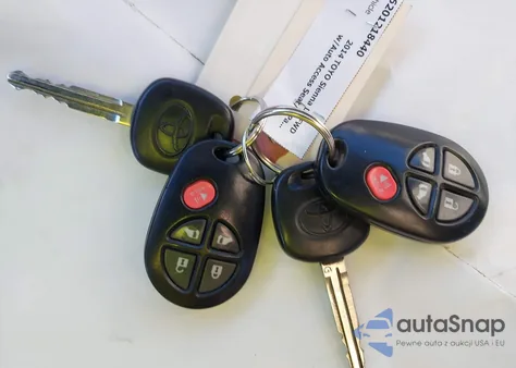 2014 Toyota Sienna Le V6 8 Passenger z USA, uszkodzony, nr VIN 5TDKK3DC2ES491118